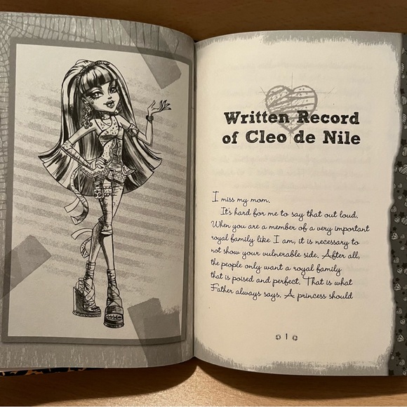 NWT First Edition HC Book Monster High Diaries Cleo’s Creeperific Mummy Makeover - Picture 3 of 7